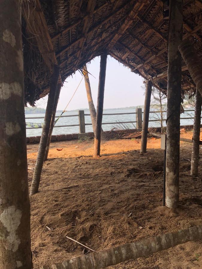 Candlehut Homestay Nileshwar Luaran gambar
