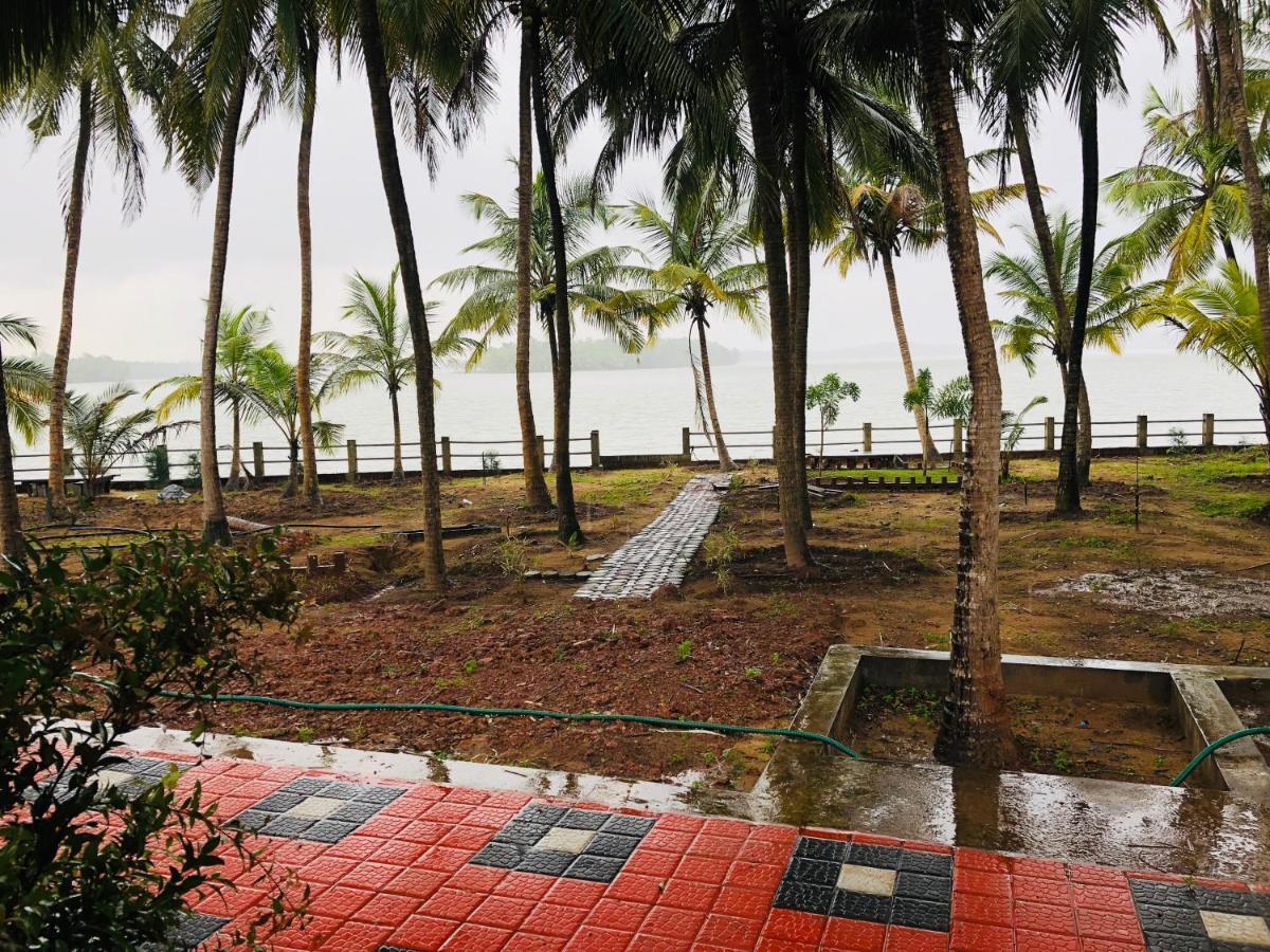 Candlehut Homestay Nileshwar Luaran gambar