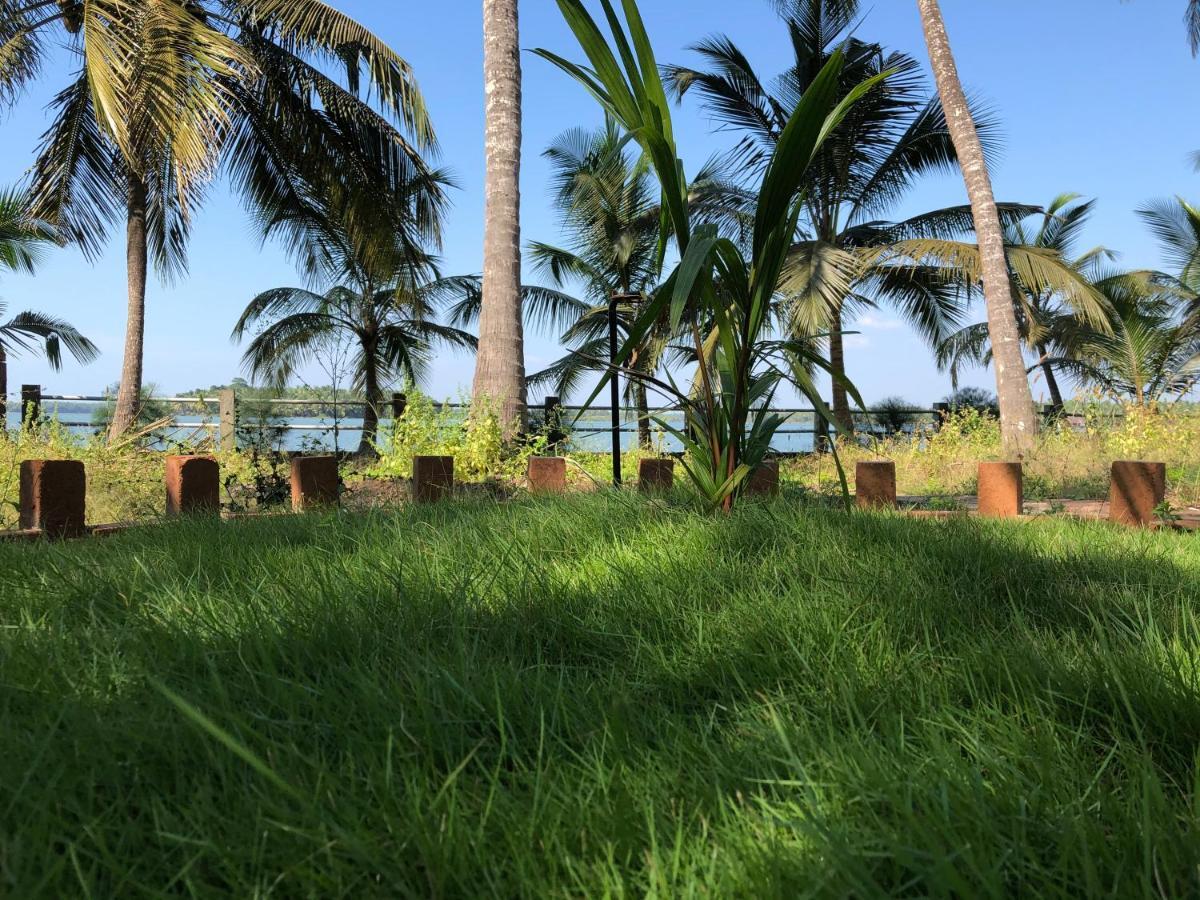 Candlehut Homestay Nileshwar Luaran gambar