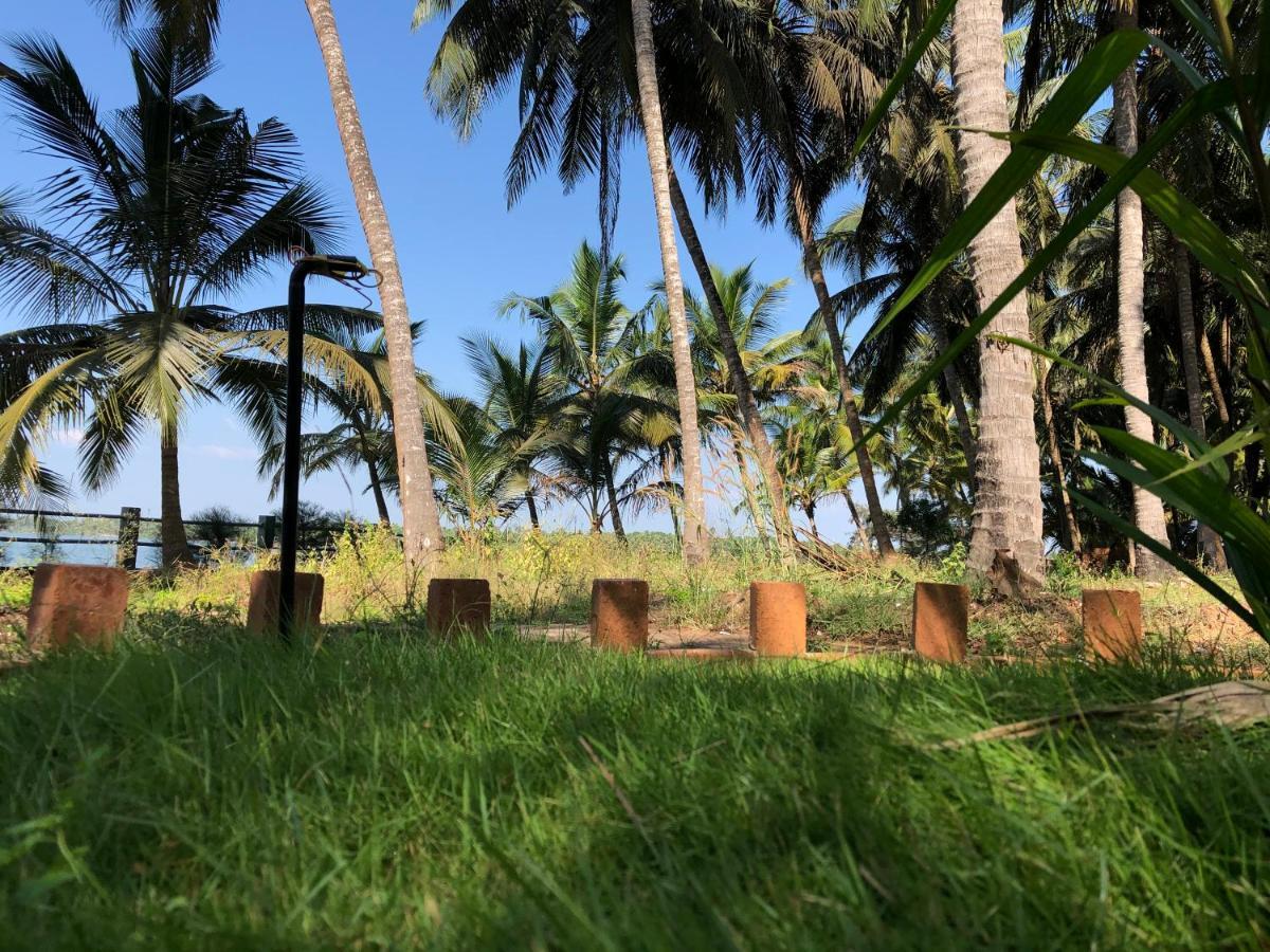 Candlehut Homestay Nileshwar Luaran gambar